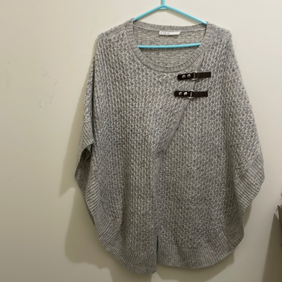Cleo knitted cape (sz OS) - Picture 1 of 8